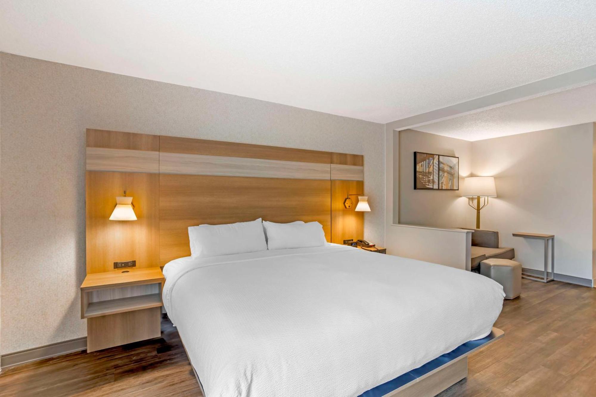 Best Western Plus Heritage Rail Inn & Suites York Exterior photo